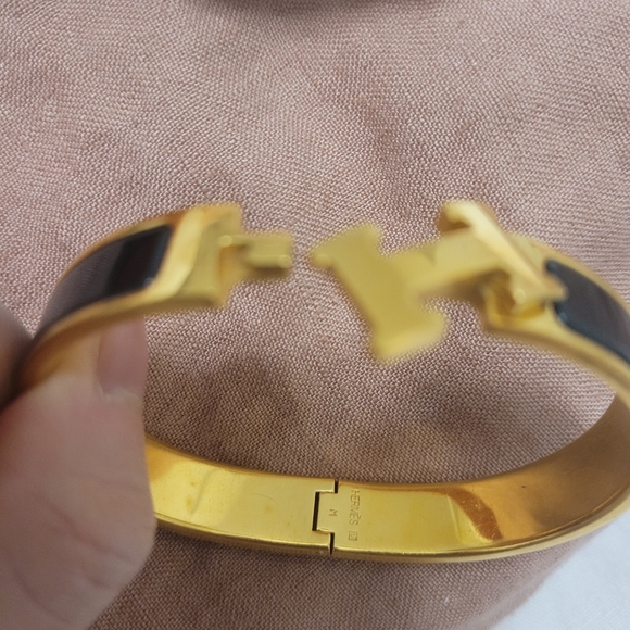 Hermes Clic H Bracelet in Black/Gold - Picture 9 of 11